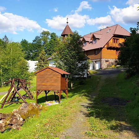 Hotel Koenig-In à Hojsova Stráž Extérieur photo
