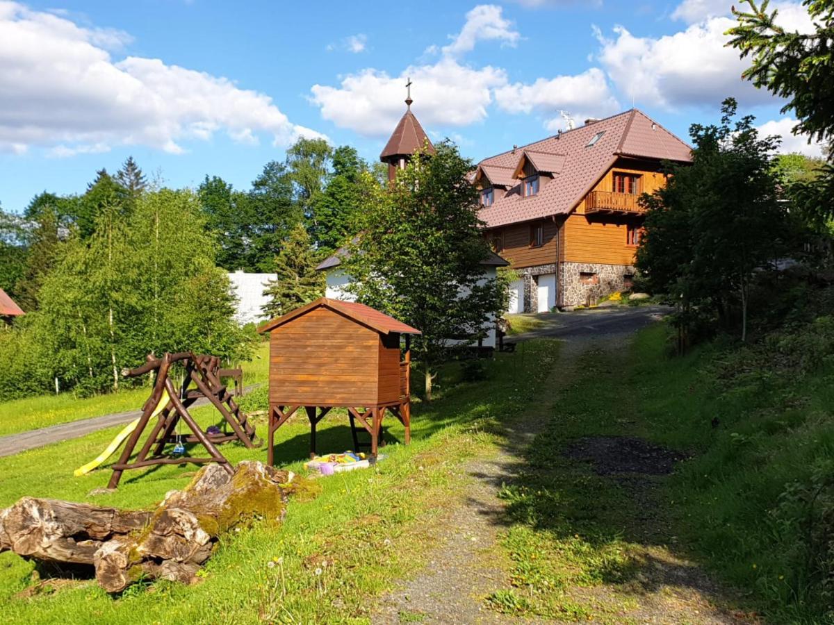 Hotel Koenig-In à Hojsova Stráž Extérieur photo